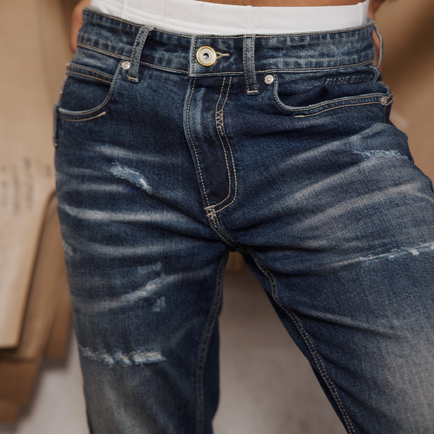 80's VINTAGE DISTRESSED SLIM FIT