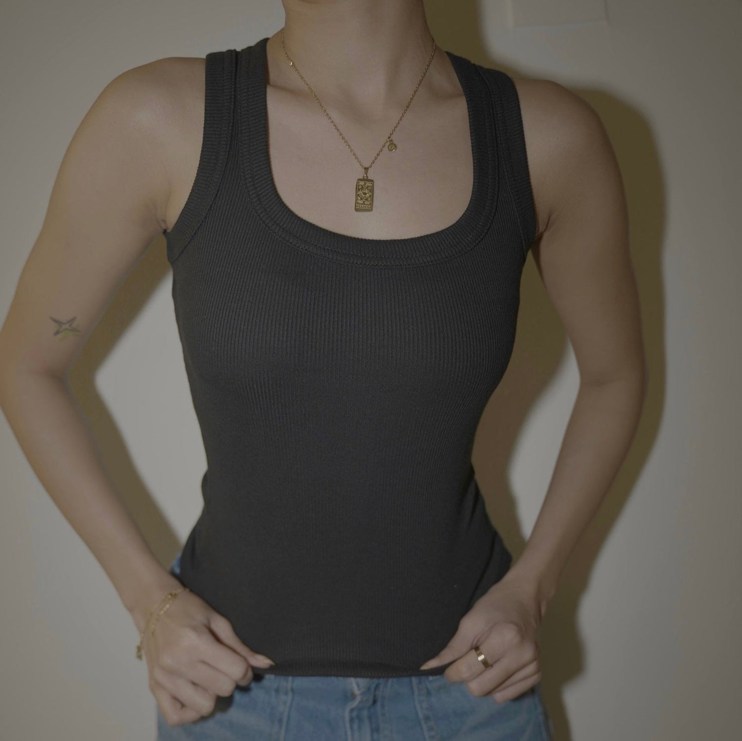 TANK TOP BLACK