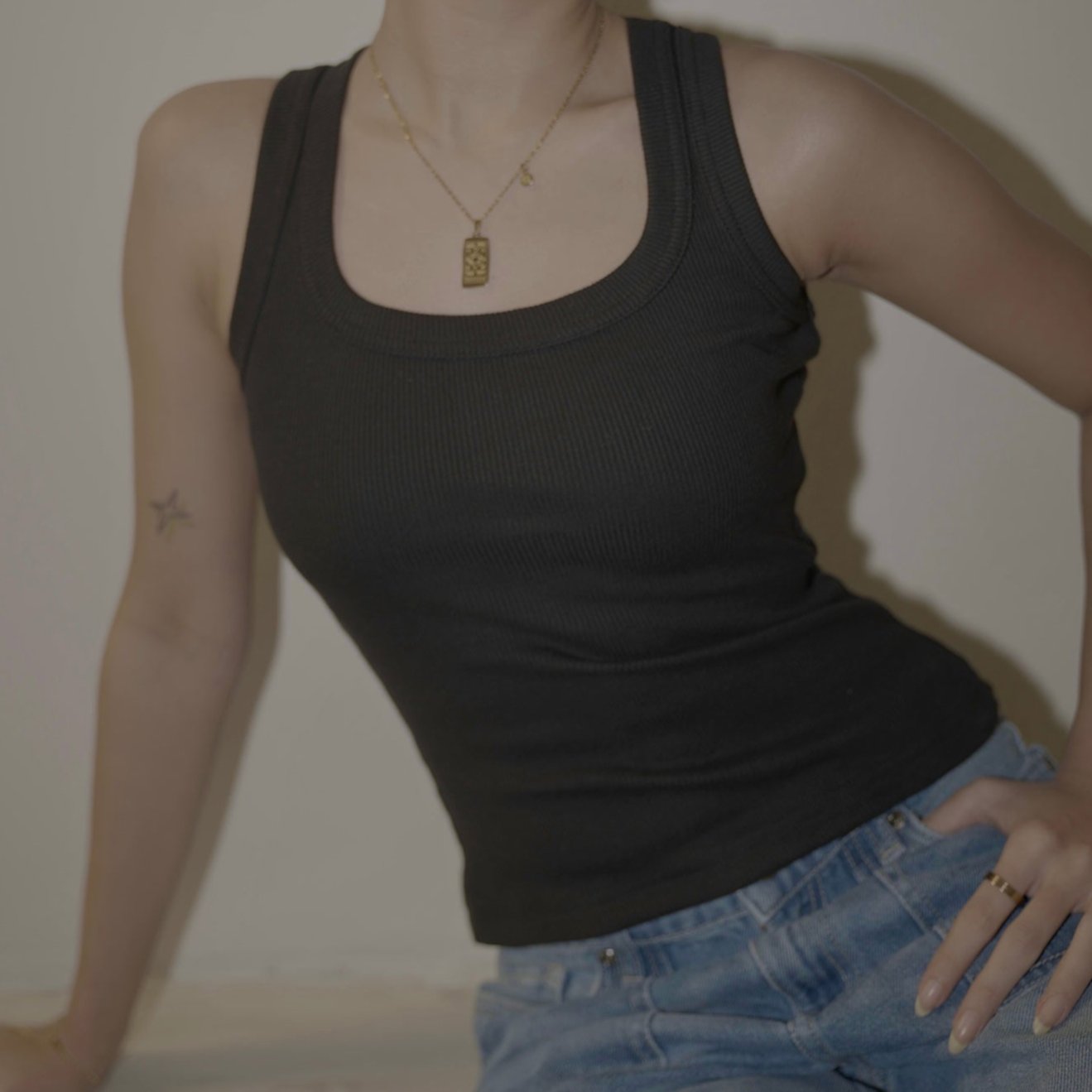 TANK TOP BLACK