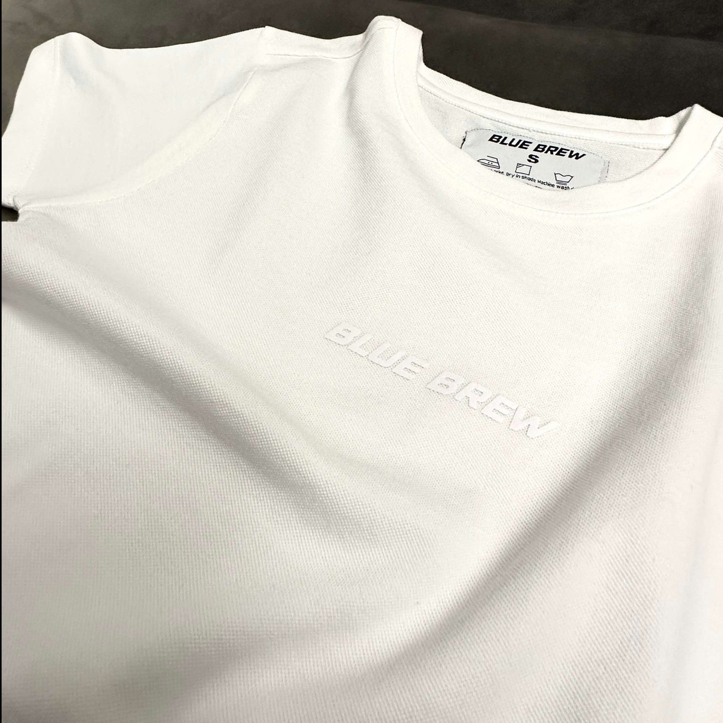 HUG ME CROP TOP WHITE