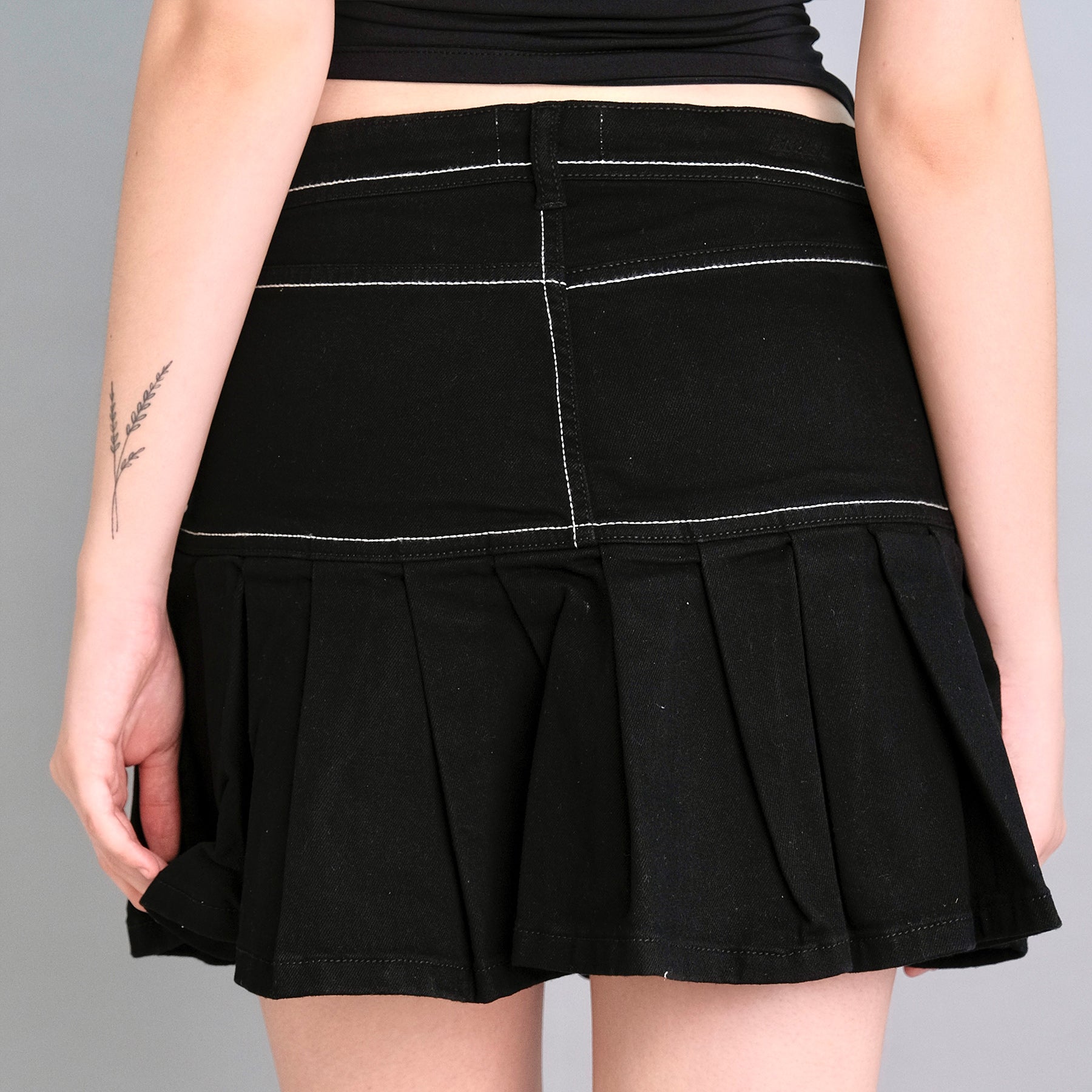 JET BLACK PLEATED SKIRT