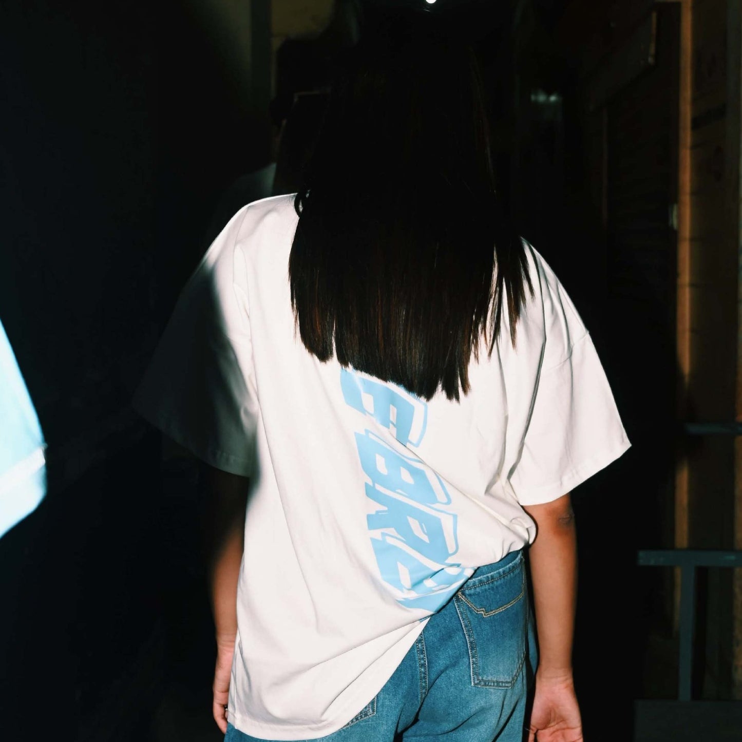 UNISEX OVERSIZED DROPPED SHOULDER T-SHIRT