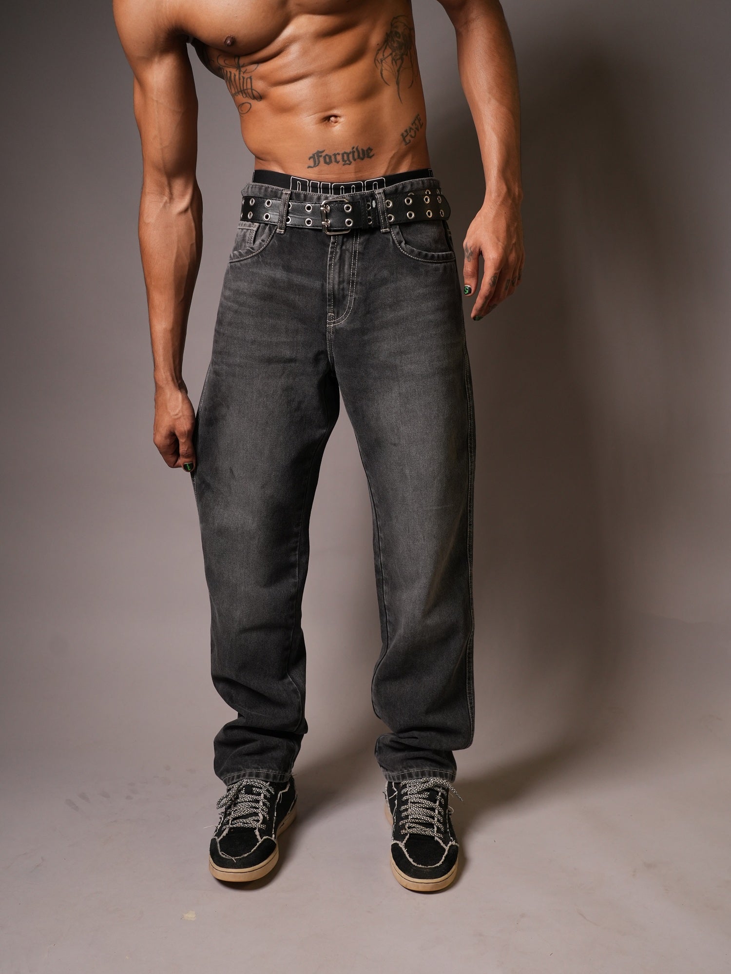 CHARCOAL STRAIGHT FIT MEN’S DENIM