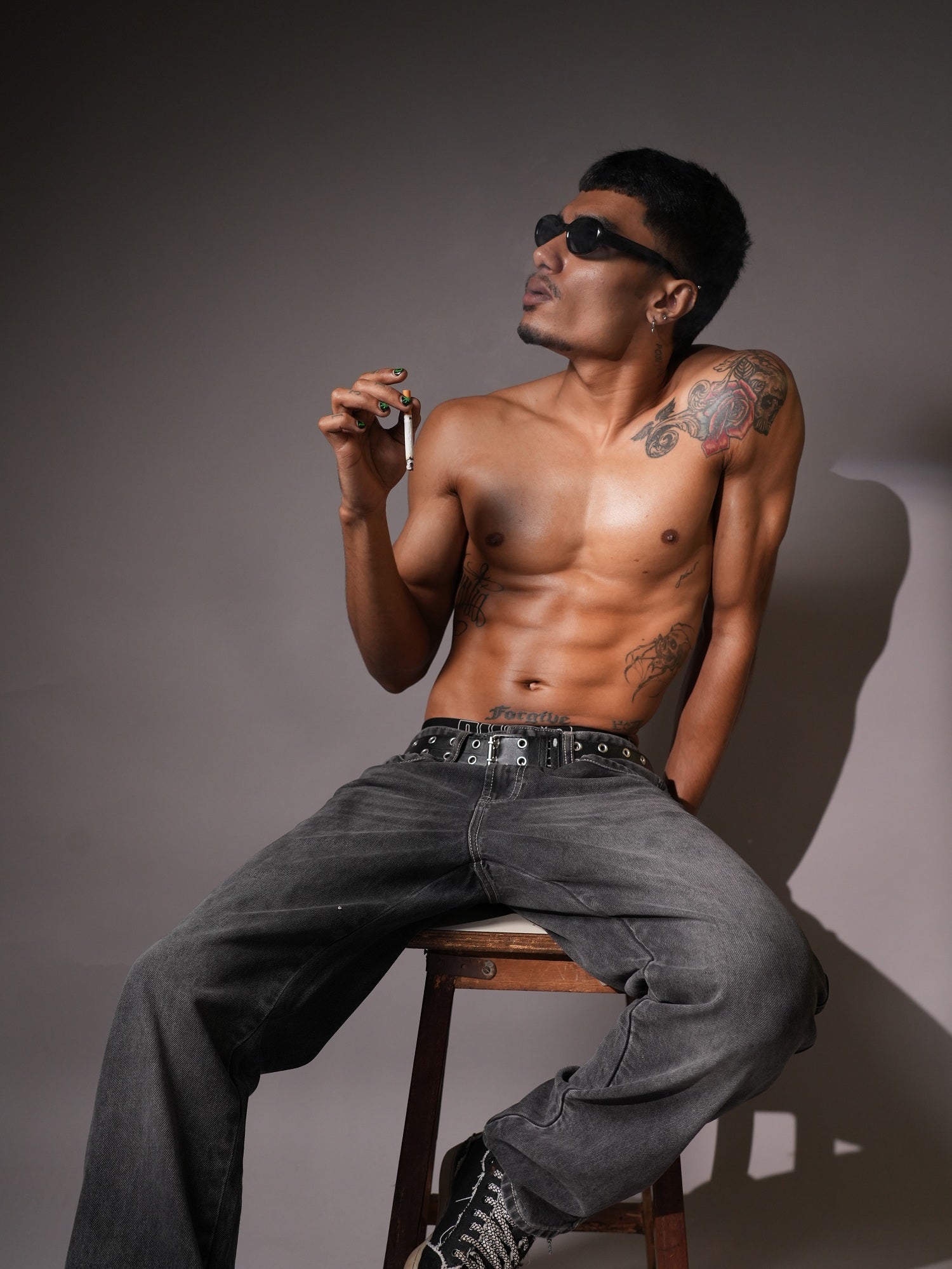 CHARCOAL STRAIGHT FIT MEN’S DENIM
