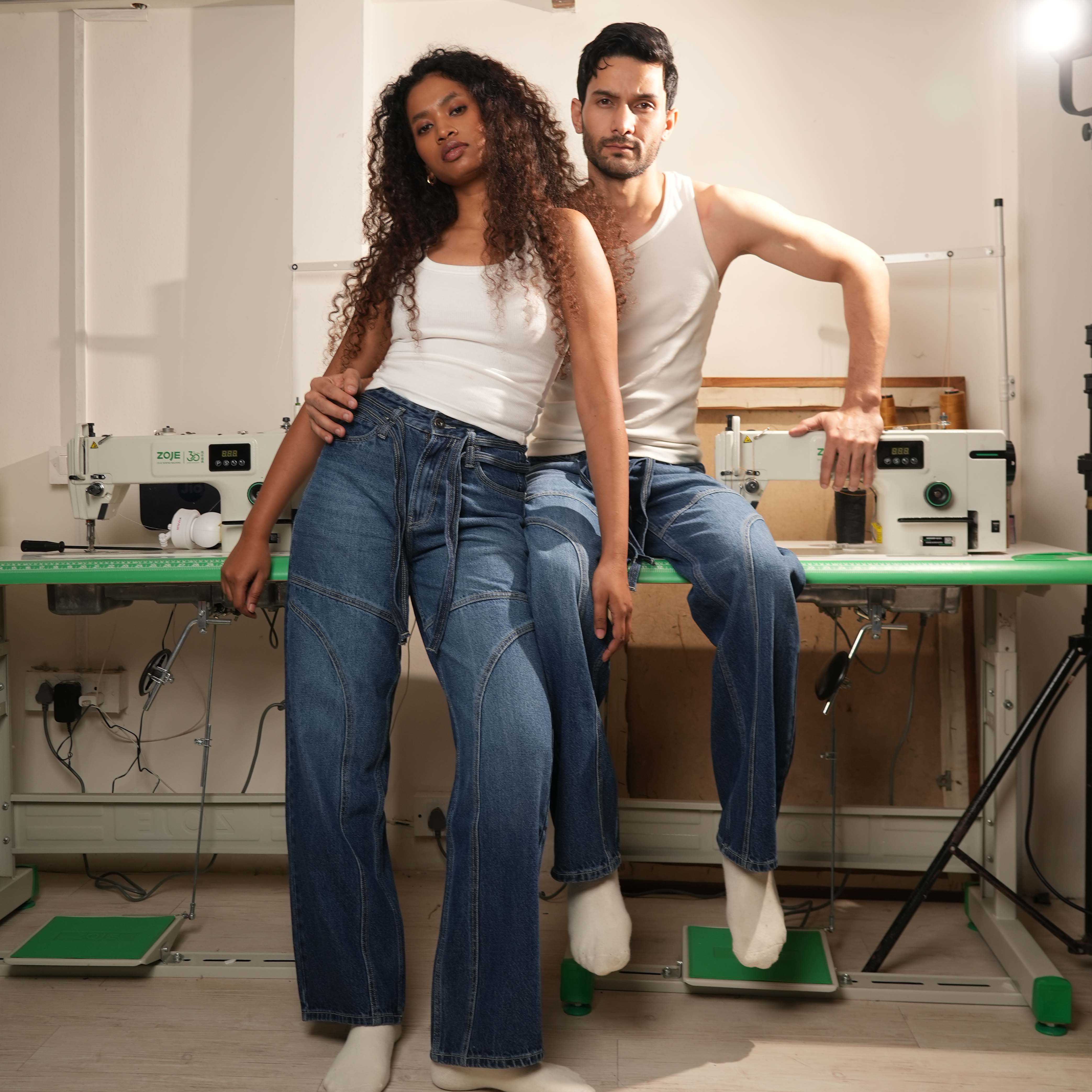 DOUBLE BELT JEANS